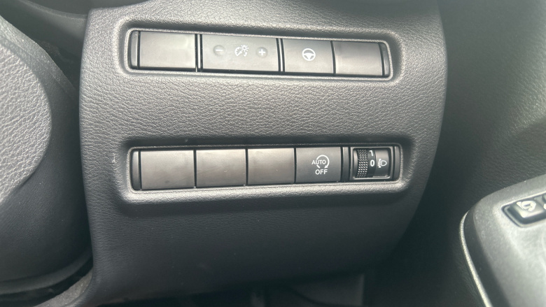 Nissan Juke 1.0 DiG-T 114 Tekna 5dr Petrol Hatchback